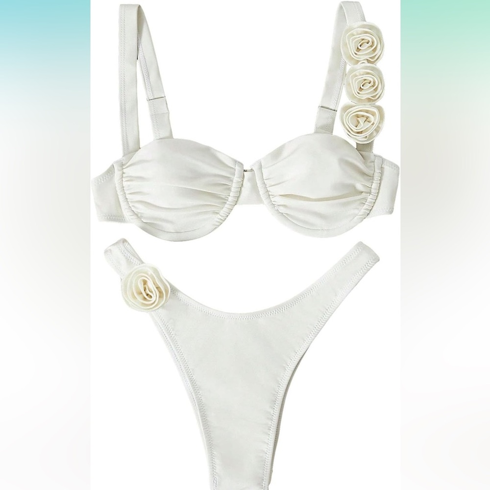 Ivory rosette bikini set - Picture 3 of 10